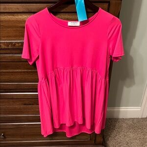 Zenana Outfitters Fuchsia Short Sleeve Top